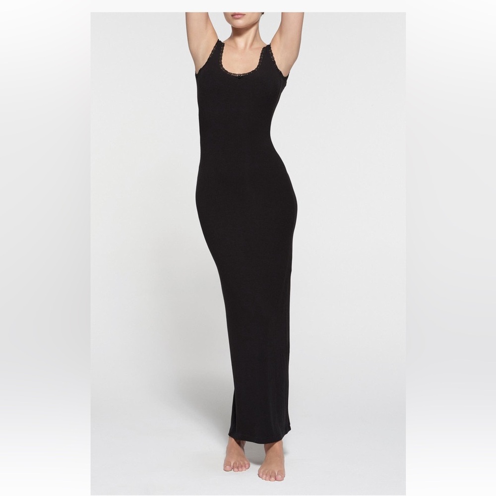 SKIMS Soft lounge lace scoop maxi